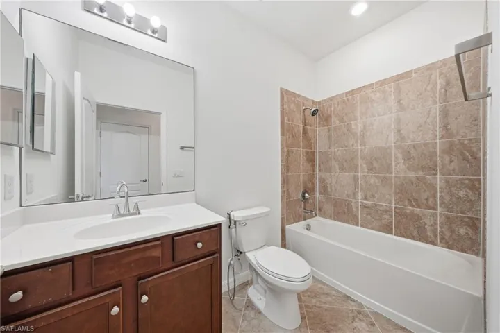 4366  Bismark  WAY, Naples, FL 34119