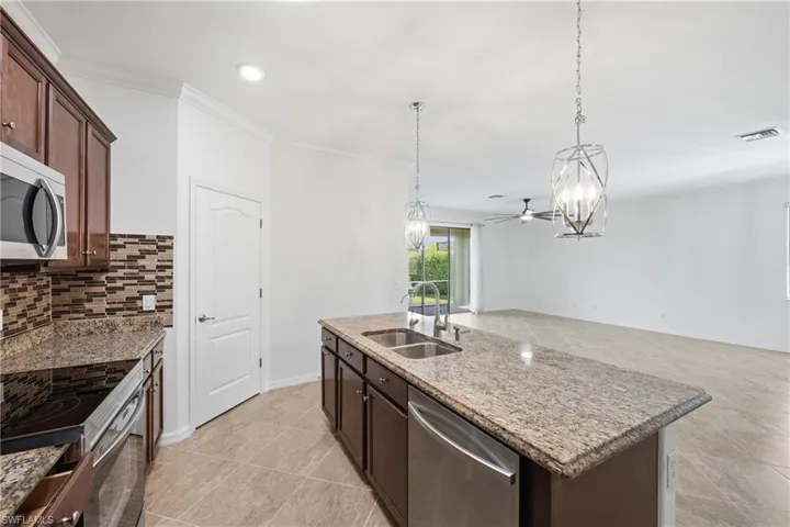 4366  Bismark  WAY, Naples, FL 34119