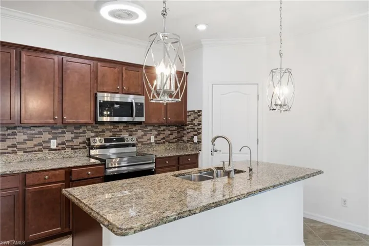 4366  Bismark  WAY, Naples, FL 34119