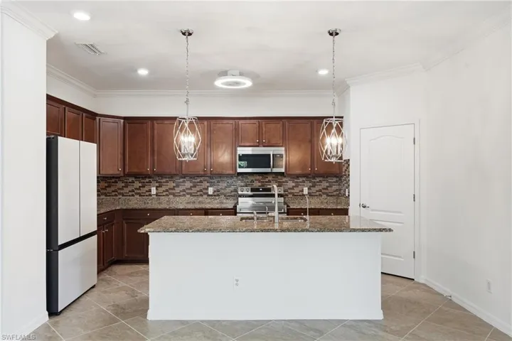 4366  Bismark  WAY, Naples, FL 34119