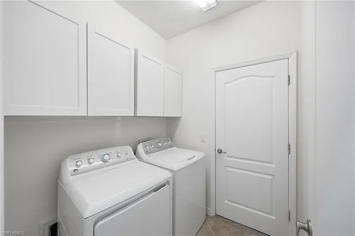 4366  Bismark  WAY, Naples, FL 34119