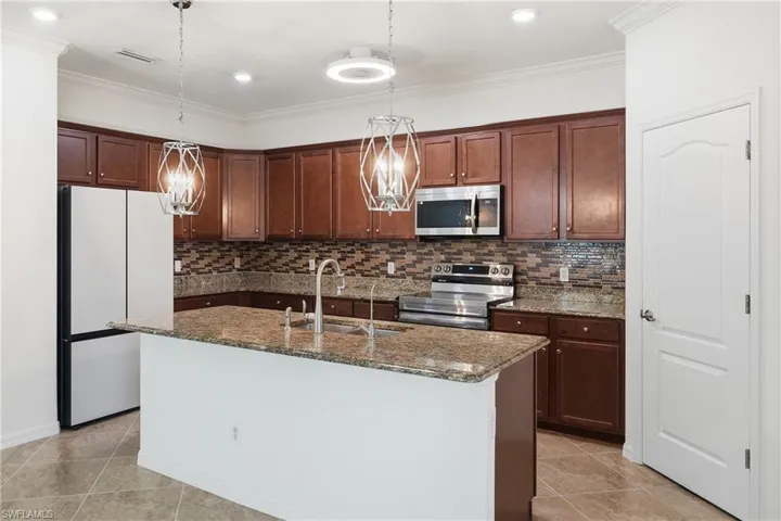 4366  Bismark  WAY, Naples, FL 34119