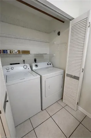 1228  Commonwealth  CIR, Naples, FL 34116
