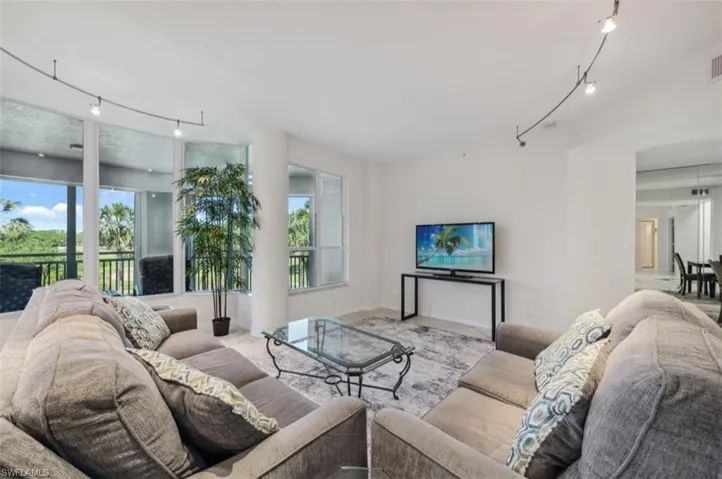 24330 Sandpiper Isle Way 203, Bonita Springs, Florida 34134