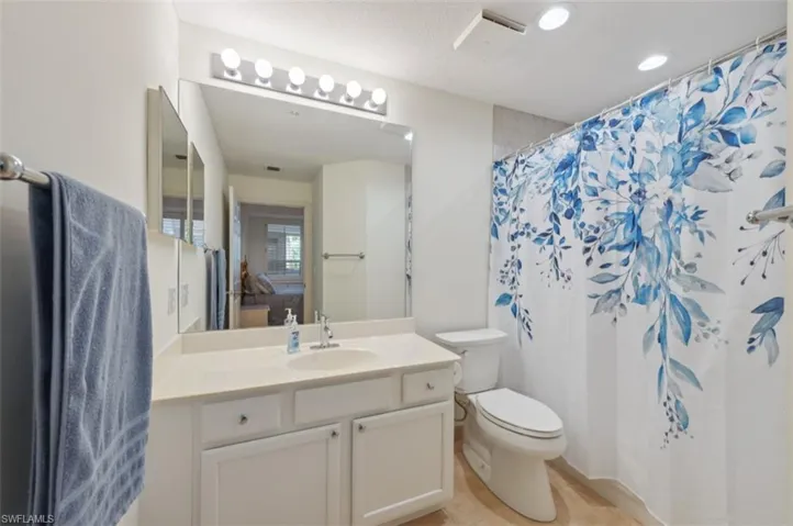 24330 Sandpiper Isle Way 203, Bonita Springs, Florida 34134