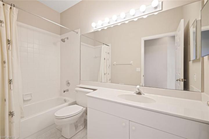 25256 Pelican Creek CIR # 201, BONITA SPRINGS FL 34134