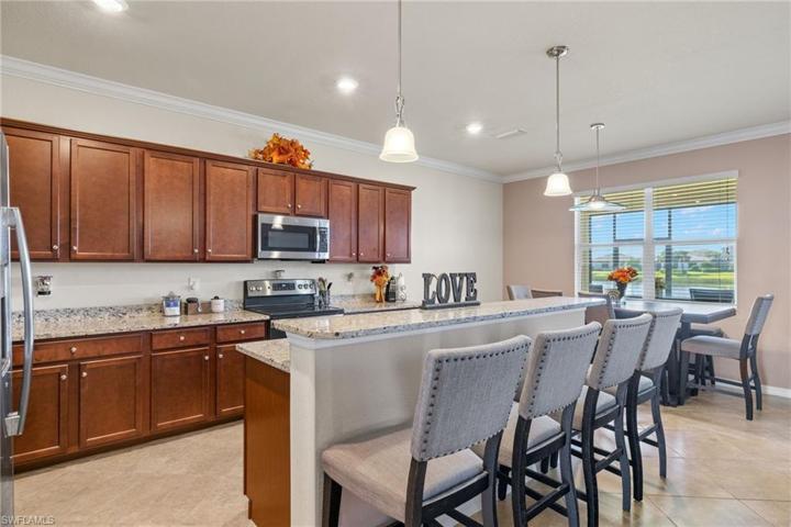 Spacious Eat-In Kitchen
