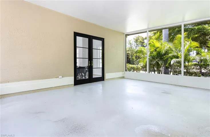 First Floor Bonus room perfect for the kids and pets and all of their toys!