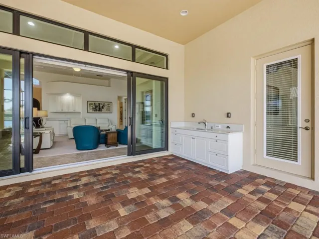 Outdoor Kitchen