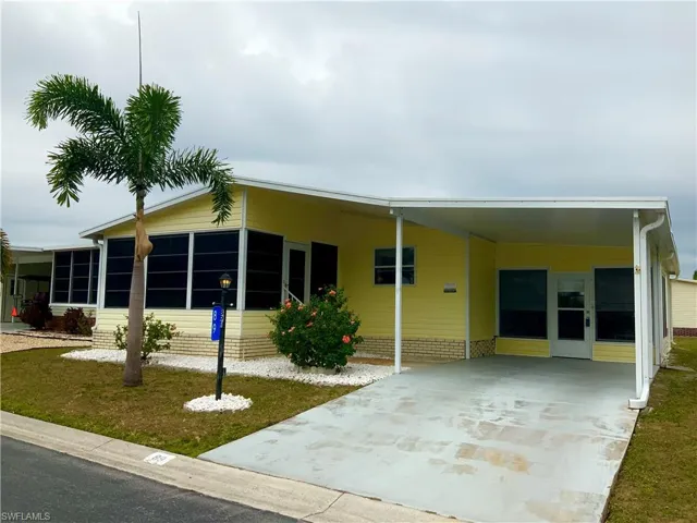 Front Entrance & Long Driveway