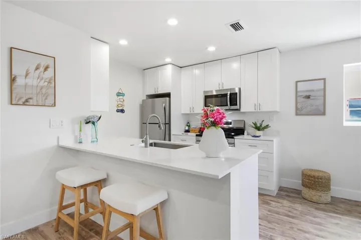 805 E Gulf Dr 8a, Sanibel, Florida 33957