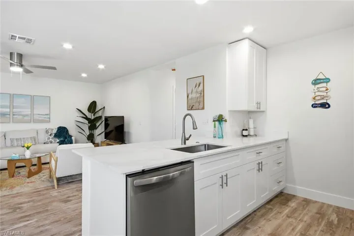 805 E Gulf Dr 8a, Sanibel, Florida 33957