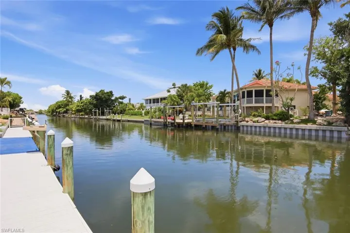 805 E Gulf Dr 8a, Sanibel, Florida 33957