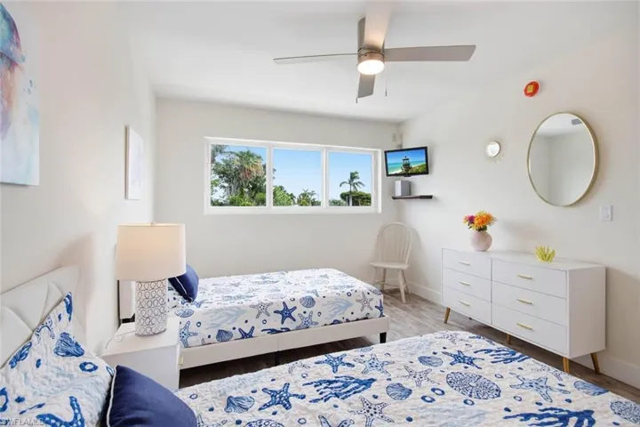 805 E Gulf Dr 8a, Sanibel, Florida 33957