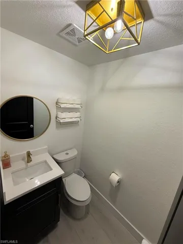 1475 N Larkwood Sq, Fort Myers, Florida 33919