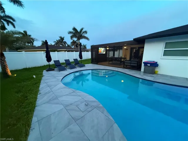 1475 N Larkwood Sq, Fort Myers, Florida 33919