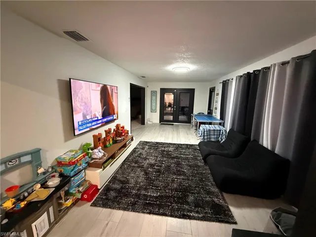 1475 N Larkwood Sq, Fort Myers, Florida 33919