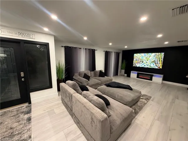 1475 N Larkwood Sq, Fort Myers, Florida 33919