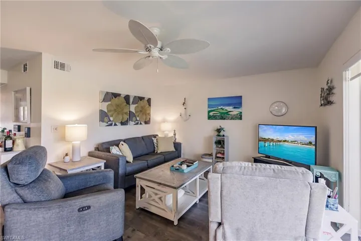 7360 Glenmoor LN # 4205, NAPLES FL 34104