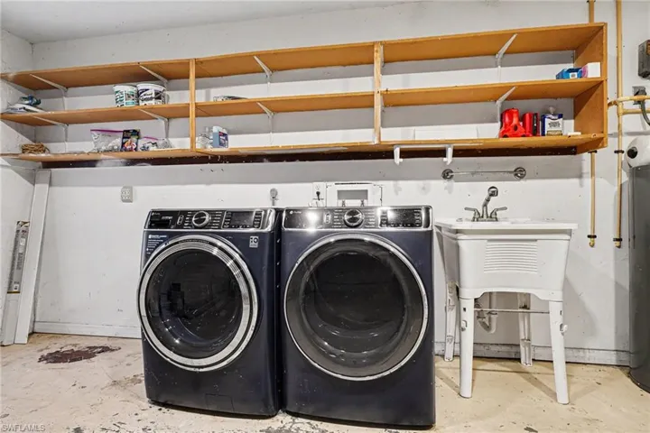 Theres a split unit AC in the double garage