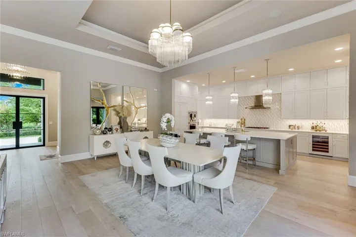 760  Park Shore  DR, Naples, FL 34103