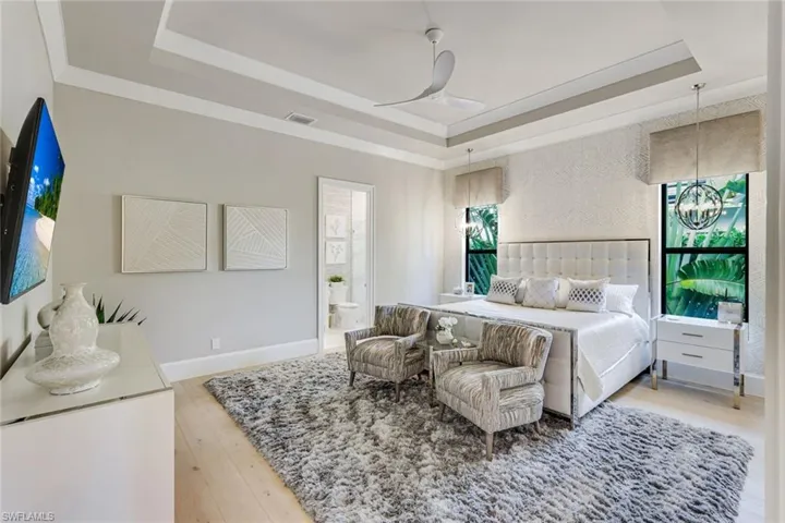 760  Park Shore  DR, Naples, FL 34103