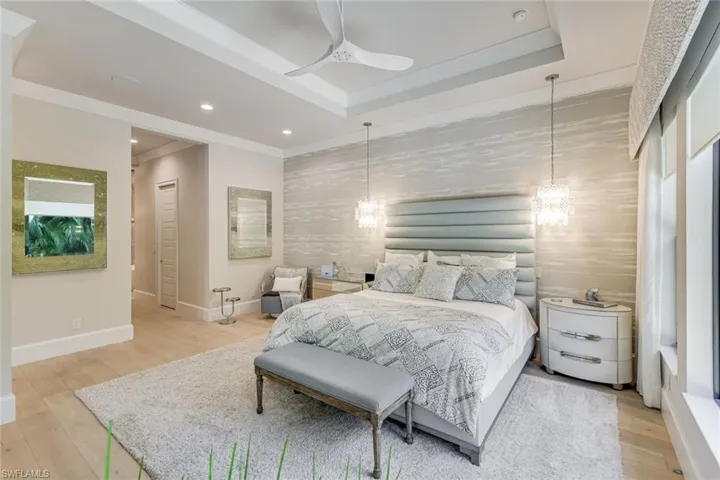 760  Park Shore  DR, Naples, FL 34103