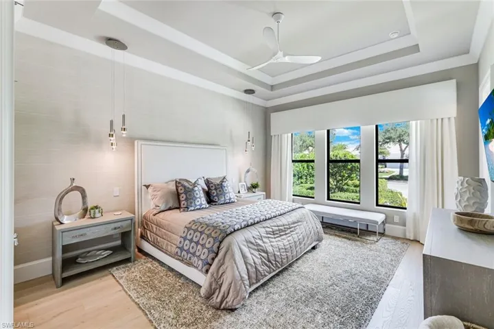 760  Park Shore  DR, Naples, FL 34103