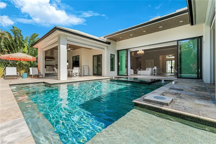 760  Park Shore  DR, Naples, FL 34103