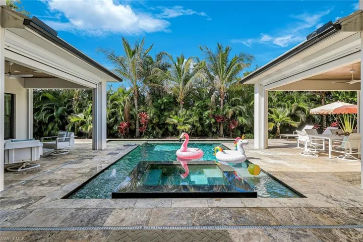 760  Park Shore  DR, Naples, FL 34103