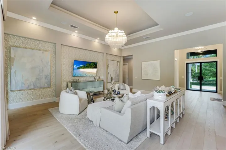 760  Park Shore  DR, Naples, FL 34103