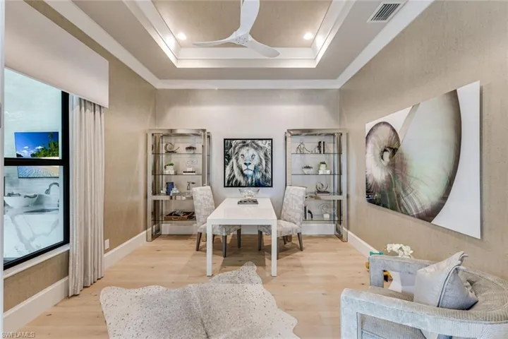 760  Park Shore  DR, Naples, FL 34103
