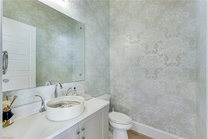 760  Park Shore  DR, Naples, FL 34103