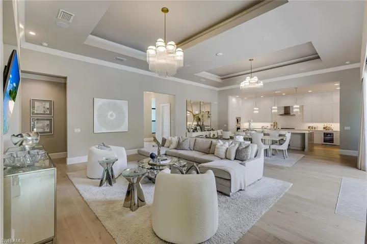 760  Park Shore  DR, Naples, FL 34103