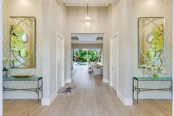 760  Park Shore  DR, Naples, FL 34103
