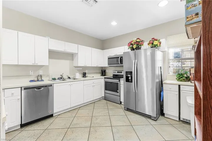 4219  Bellasol  CIR, Fort Myers, FL 33916