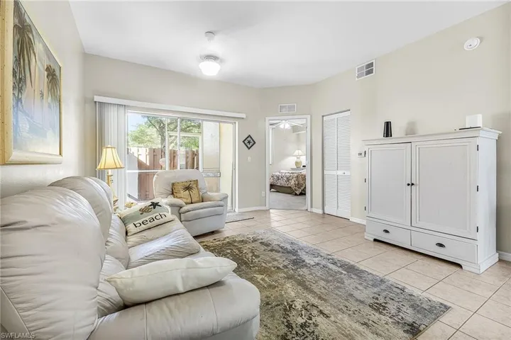 4219  Bellasol  CIR, Fort Myers, FL 33916