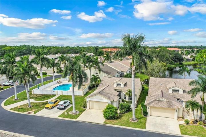 The community pool is very conveniently located.