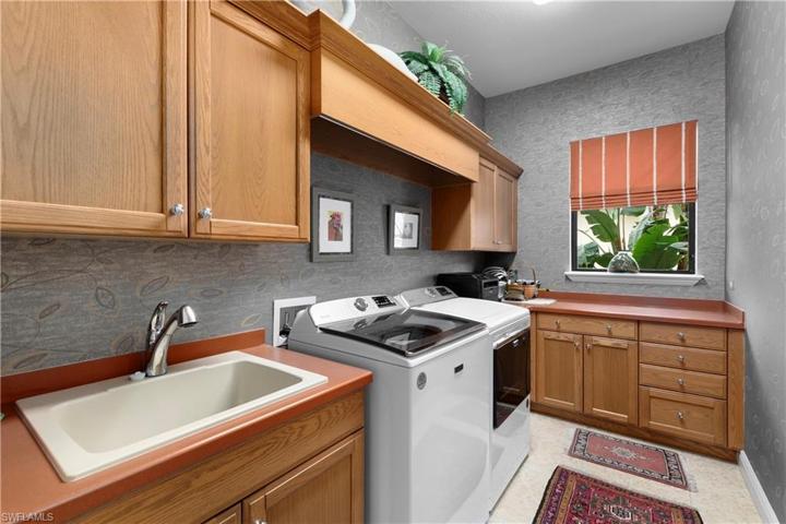 Laundry Room with sinkand extra storage