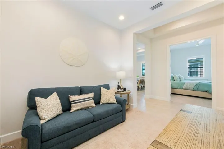 6439  Negril Isle  DR, Naples, FL 34113
