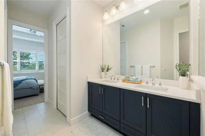 6439  Negril Isle  DR, Naples, FL 34113