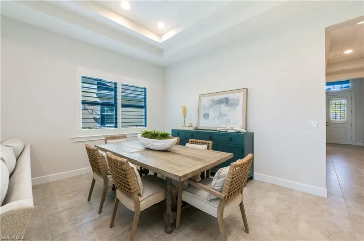 6439  Negril Isle  DR, Naples, FL 34113