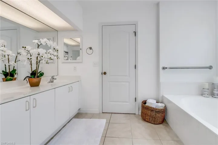 4787 Europa Dr, Naples, Florida 34105