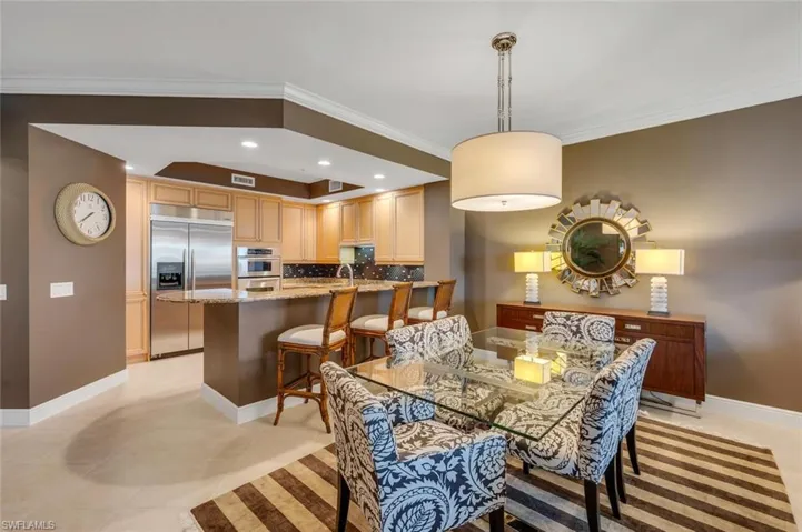 Dining to Kitchen