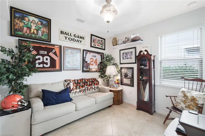 Guest bedroom