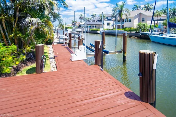 374 14th Ave S, Naples, Florida 34102