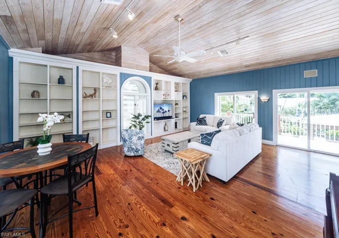 374 14th Ave S, Naples, Florida 34102