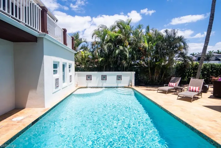 374 14th Ave S, Naples, Florida 34102