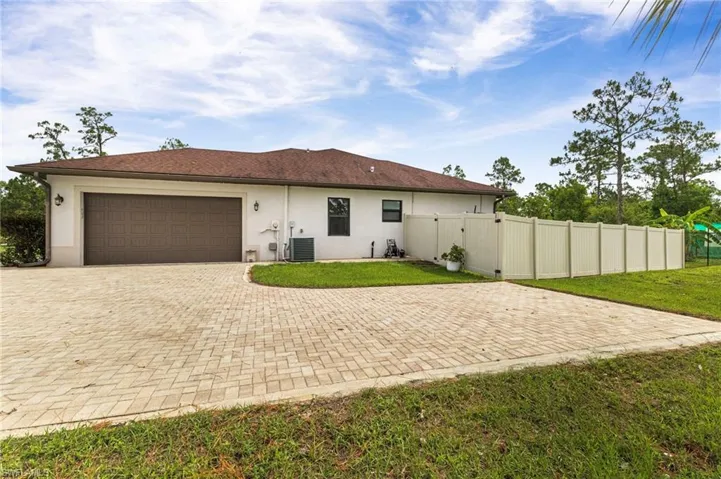 4504 16th St Ne, Naples, Florida 34120