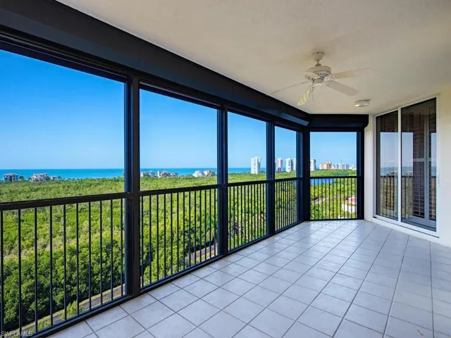 7425  Pelican Bay  BLVD, Naples, FL 34108